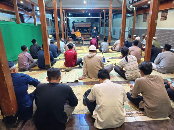 Ngaji Bareng Ustadz Abu Ayyub : Langkah Mudah Agar Hidup Berkah