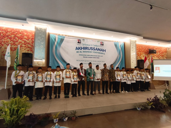 Panewu Ngaglik Apresiasi Peran MI Al Wahdah dalam Pendidikan Karakter